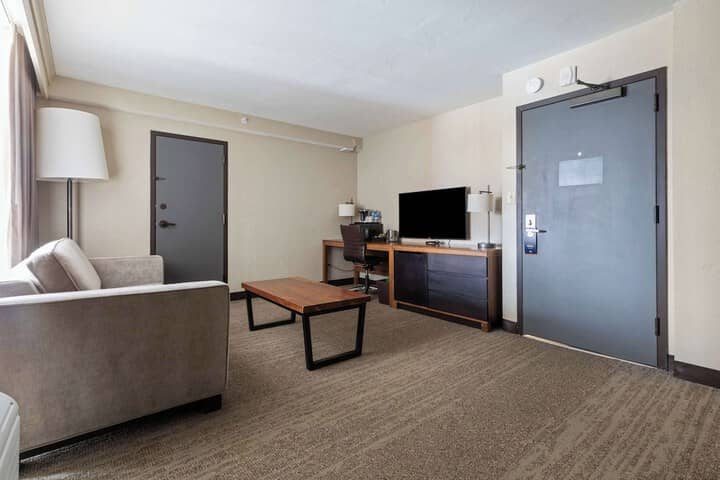 Room 40 of 85