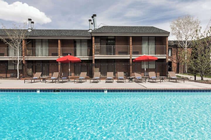 Pool 58 of 85